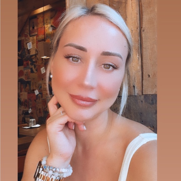 Meet your Posher, Kayla - Picture 1 of 1